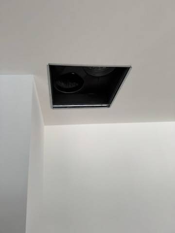 Installation de climatisation gainable Airzone avec Wi-Fi à Hyères et dans le Var