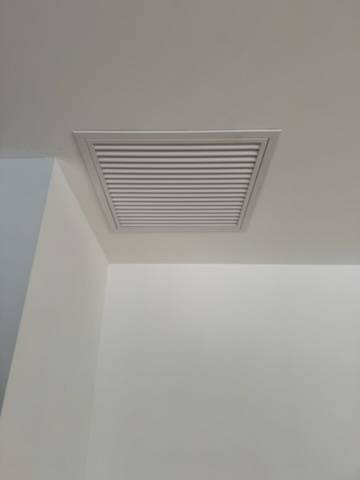 Installation de climatisation gainable Airzone avec Wi-Fi à Hyères et dans le Var