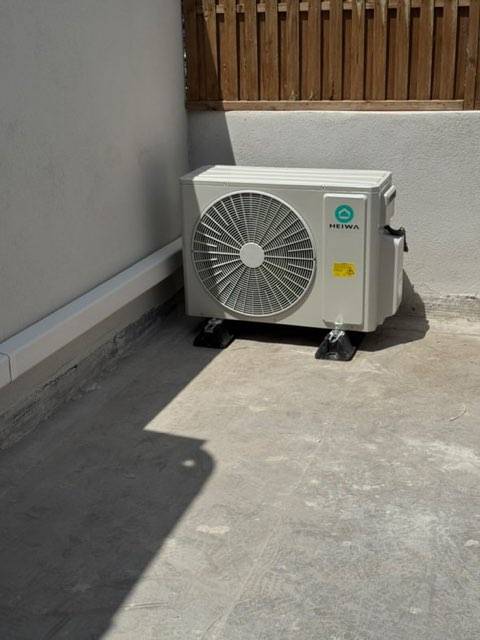 Installation de chauffe-eau extra plat à Toulon – ClimaTech 83